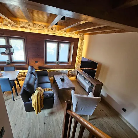 Villanueva 5 * Luces